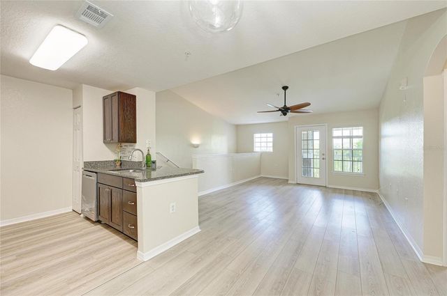 8911 MANOR LOOP 207, Lakewood Ranch, FL 34202