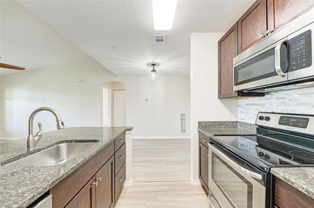 8911 MANOR LOOP 207, Lakewood Ranch, FL 34202