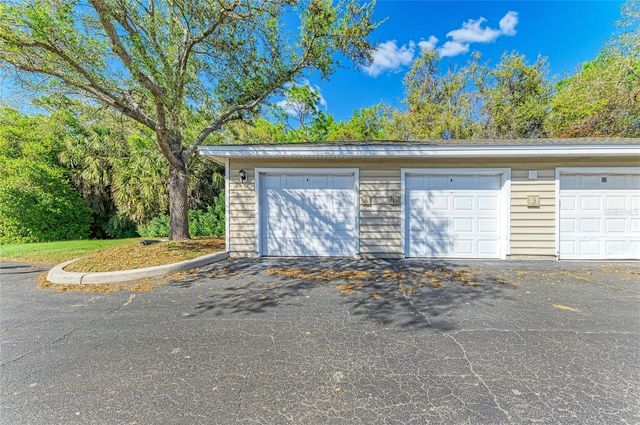 8911 MANOR LOOP 207, Lakewood Ranch, FL 34202