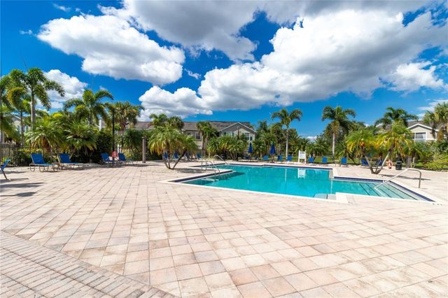 8911 MANOR LOOP 207, Lakewood Ranch, FL 34202