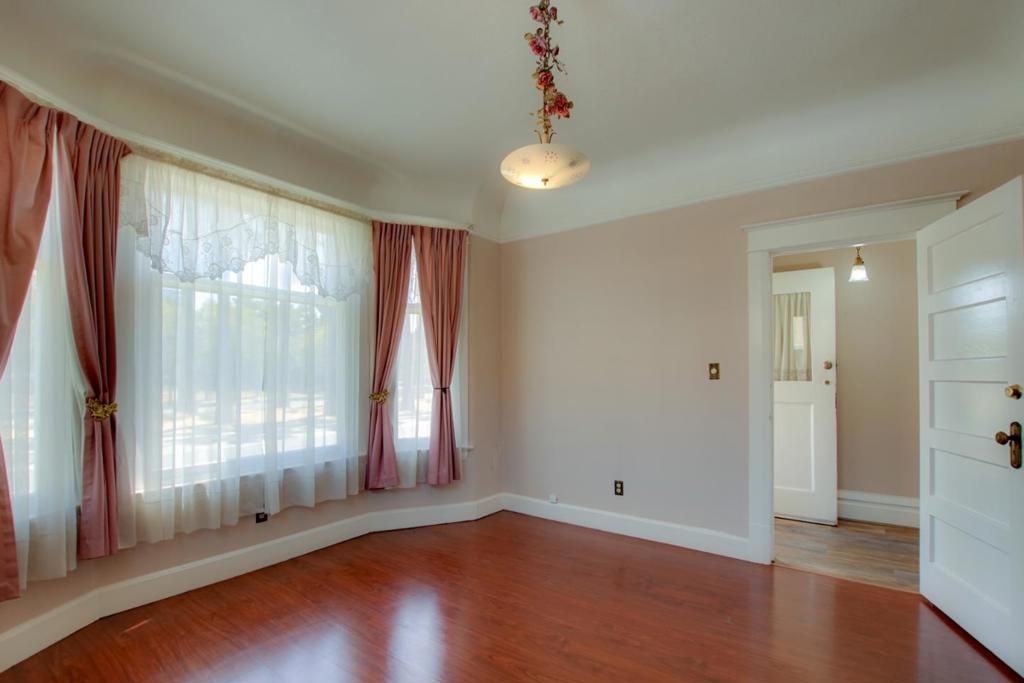 Image 11 of property listing at 541 Vine Street, San Jose, CA 95110