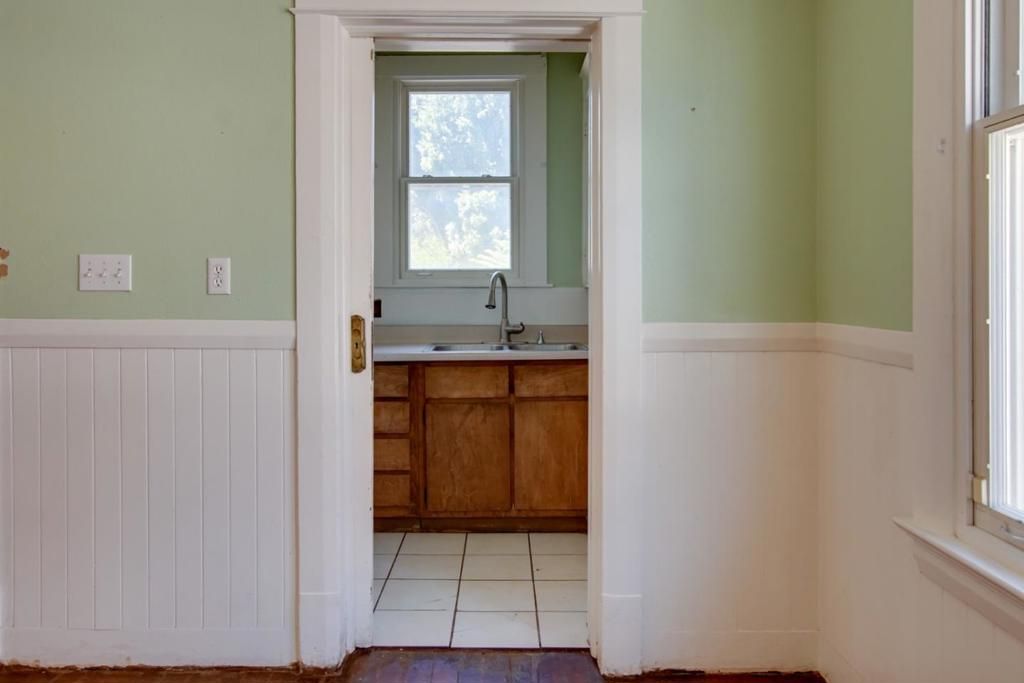 Image 28 of property listing at 541 Vine Street, San Jose, CA 95110