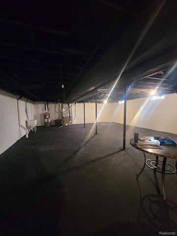 123 E SAVANNAH Street, Highland Park, MI 48203