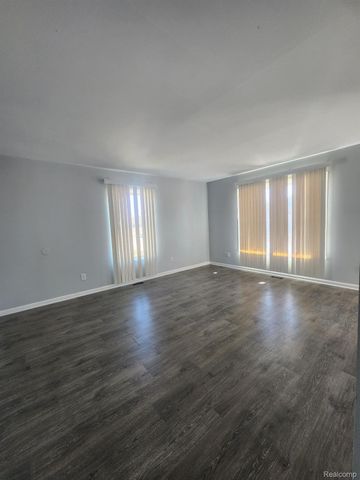 123 E SAVANNAH Street, Highland Park, MI 48203