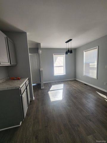 123 E SAVANNAH Street, Highland Park, MI 48203