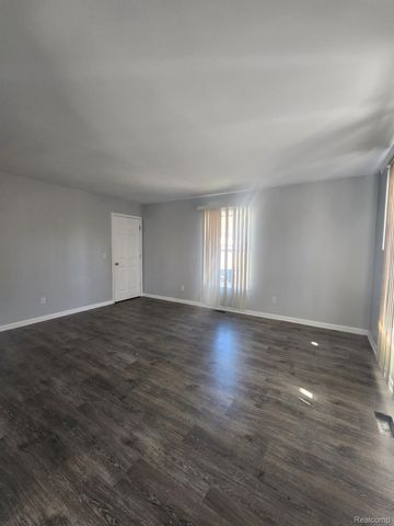 123 E SAVANNAH Street, Highland Park, MI 48203