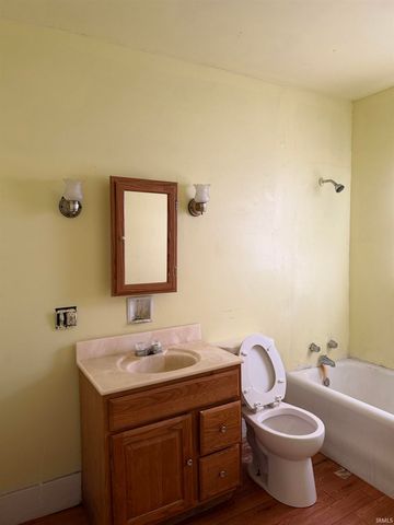 909 Huey Street, South Bend, IN 46628