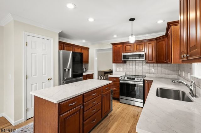 112 Peapack Road unit 2, Far Hills Boro, NJ 07931