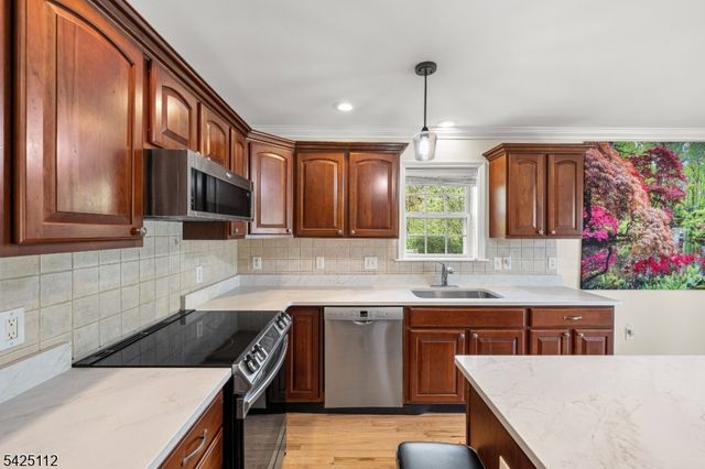 112 Peapack Road unit 2, Far Hills Boro, NJ 07931