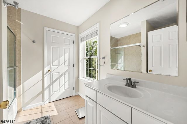 112 Peapack Road unit 2, Far Hills Boro, NJ 07931