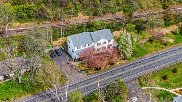 112 Peapack Road unit 2, Far Hills Boro, NJ 07931