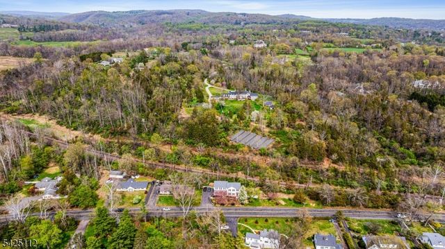 112 Peapack Road unit 2, Far Hills Boro, NJ 07931