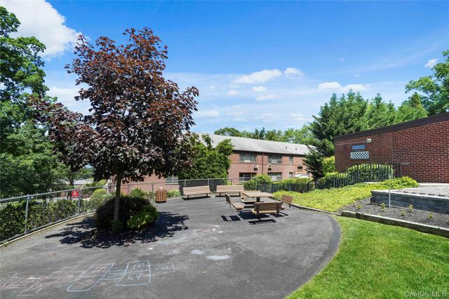 79 Beacon Hill Drive B-25, Dobbs Ferry, NY 10522