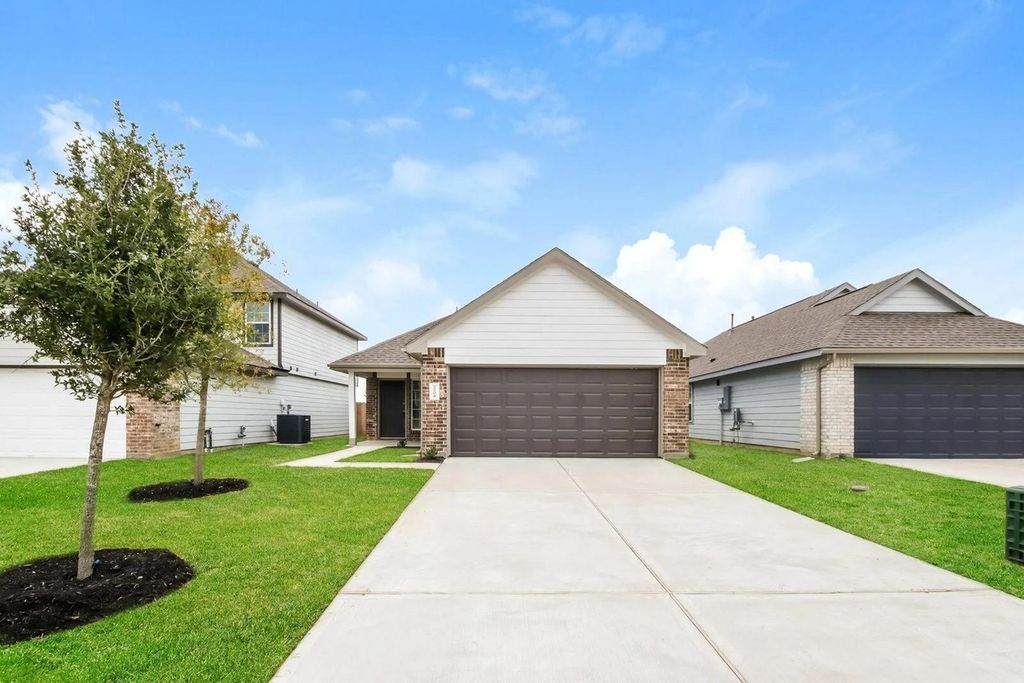 2208 Onyx Lane, Conroe, TX 77301