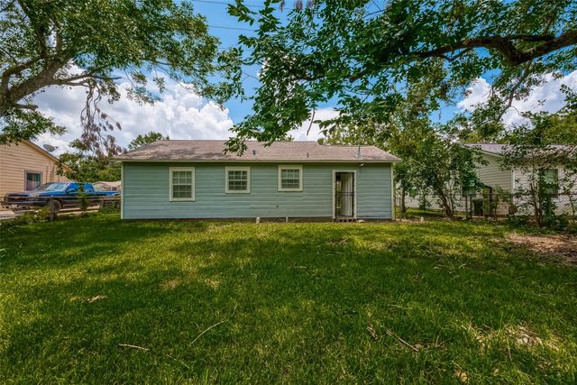 7621 Sundown Drive, Houston, TX 77028