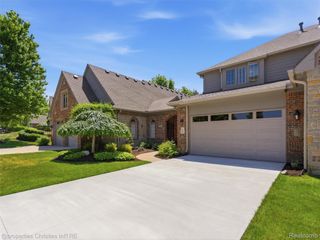 10822 Sparkling Waters Court, Green Oak Township, MI 48178