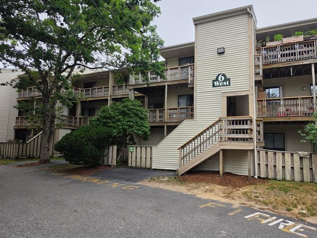 800 Bearses Way 6WE, Barnstable, MA 02601