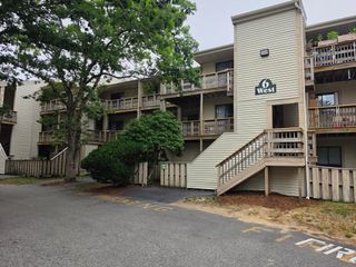800 Bearses Way 6WE, Barnstable, MA 02601