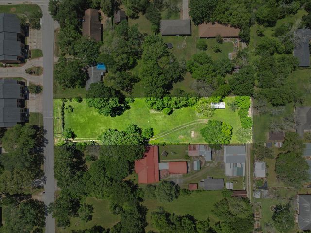 903 Brooks Avenue, Rosenberg, TX 77471