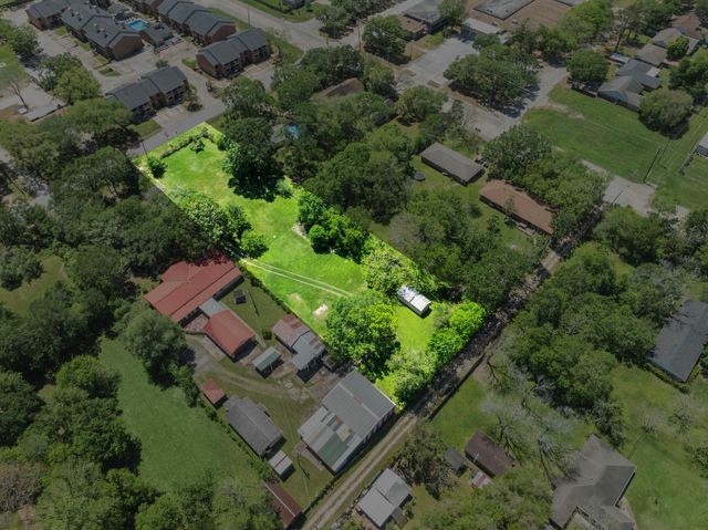 903 Brooks Avenue, Rosenberg, TX 77471