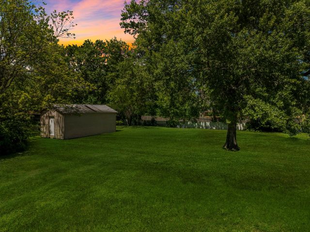 903 Brooks Avenue, Rosenberg, TX 77471