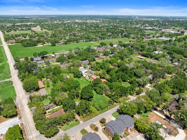 903 Brooks Avenue, Rosenberg, TX 77471