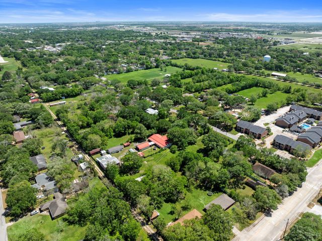 903 Brooks Avenue, Rosenberg, TX 77471