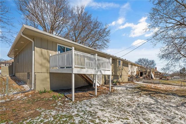 517 Stacey Drive, Belton, MO 64012