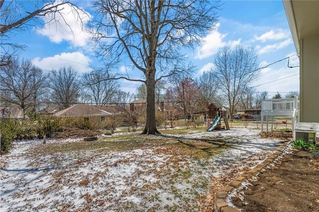 517 Stacey Drive, Belton, MO 64012