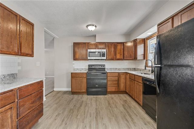 517 Stacey Drive, Belton, MO 64012