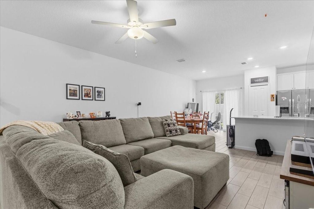 Image 4 of property listing at 12657 NW 7TH PLACE, Newberry, FL 32669