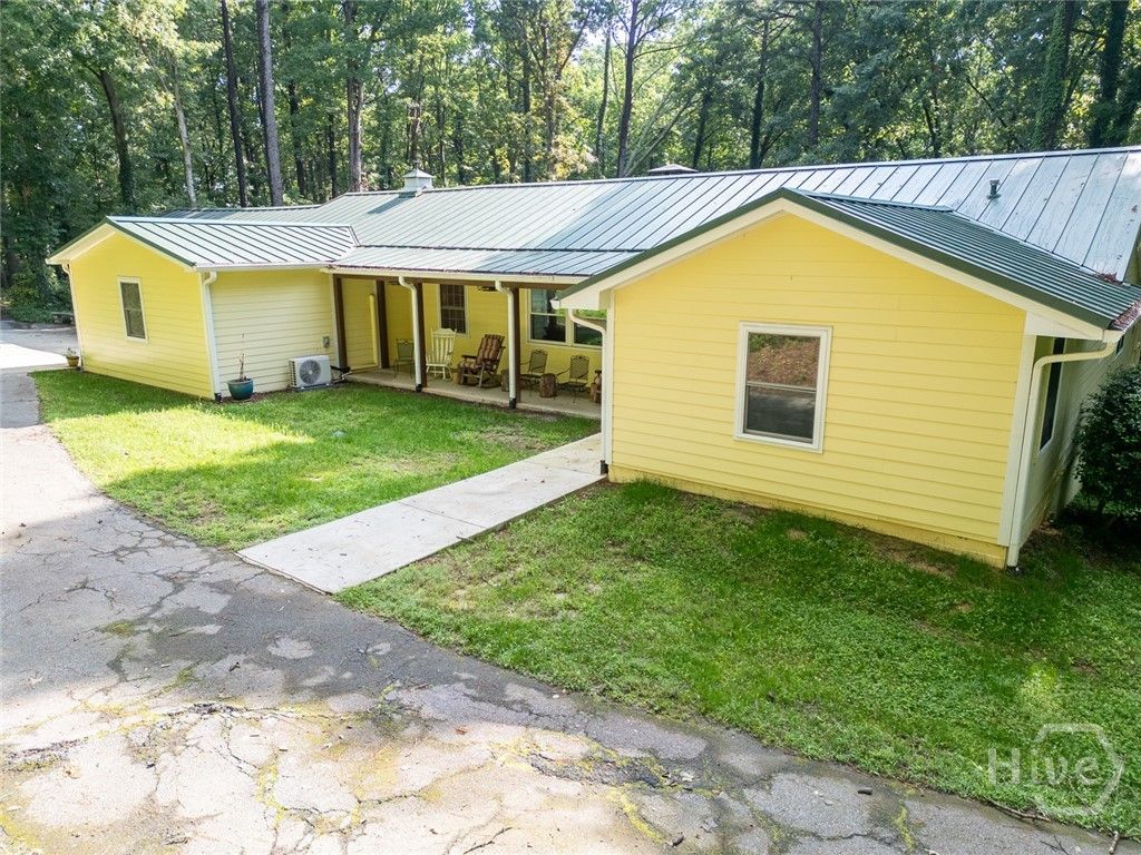 Image 2 of property listing at 5357 Highway 81, Loganville, GA 30052