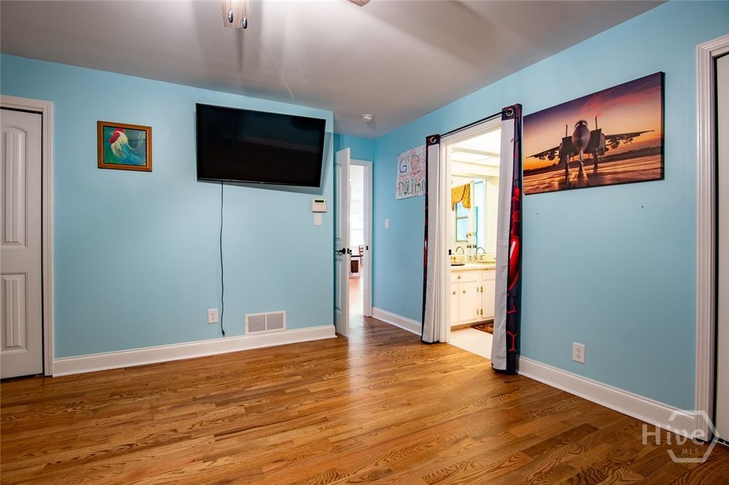 Image 25 of property listing at 5357 Highway 81, Loganville, GA 30052