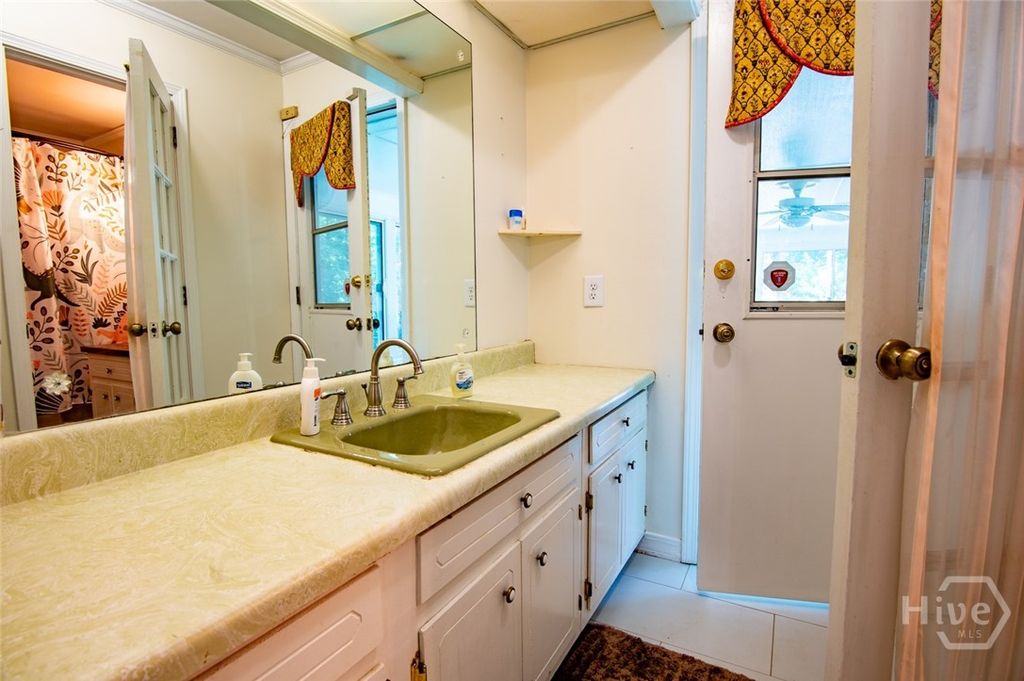 Image 26 of property listing at 5357 Highway 81, Loganville, GA 30052