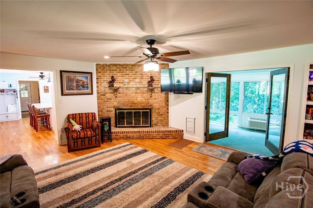 Image 5 of property listing at 5357 Highway 81, Loganville, GA 30052