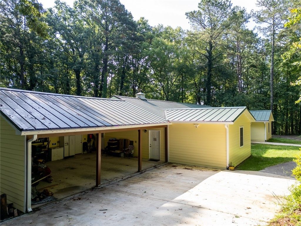 Image 63 of property listing at 5357 Highway 81, Loganville, GA 30052