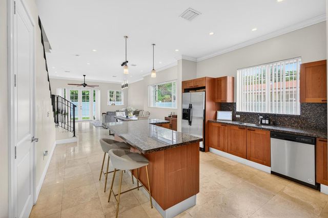 825 Sw 12th Street, Fort Lauderdale, FL 33315