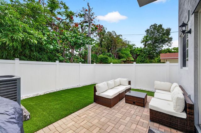 825 Sw 12th Street, Fort Lauderdale, FL 33315