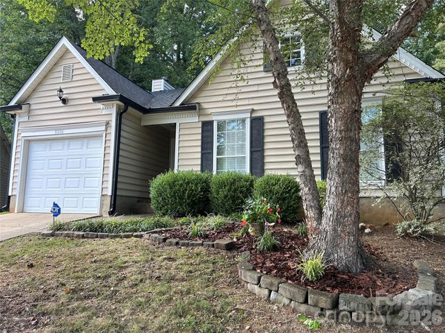 9206 Rotherham Lane, Charlotte, NC 28216