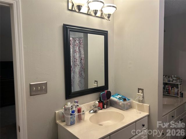 9206 Rotherham Lane, Charlotte, NC 28216