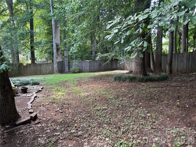 9206 Rotherham Lane, Charlotte, NC 28216
