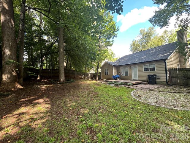9206 Rotherham Lane, Charlotte, NC 28216
