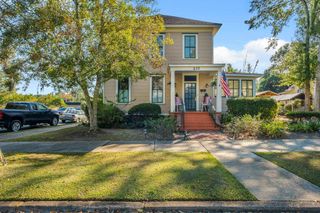 237 E Washington Street, Quincy, FL 32351