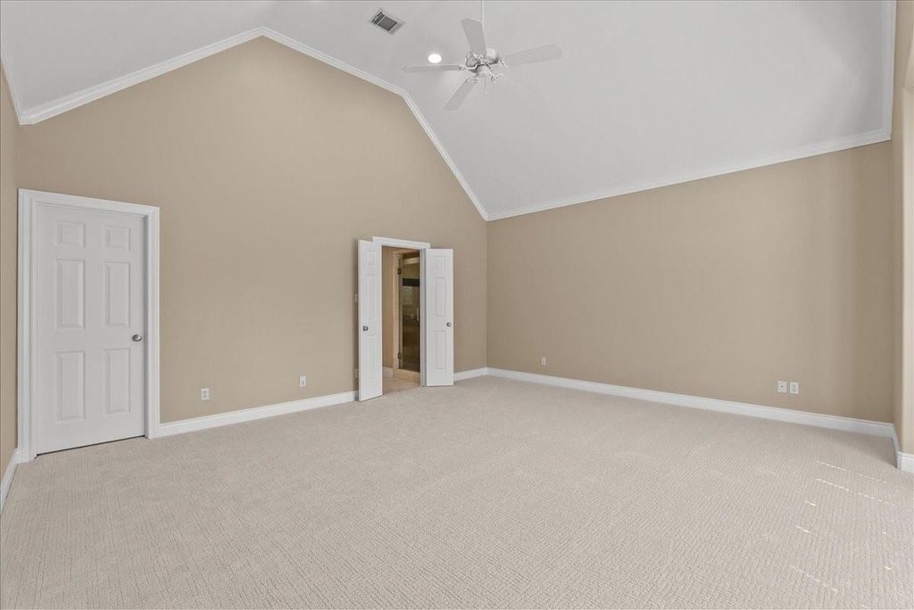 Image 23 of property listing at 5624 Dolores St, Houston, TX 77057