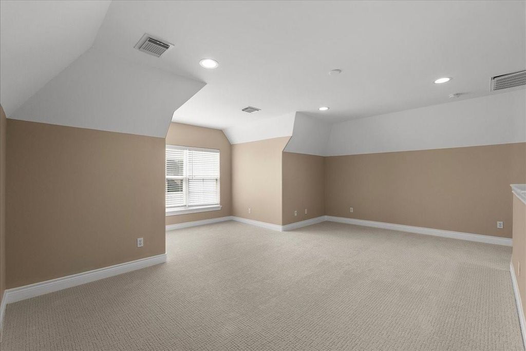 Image 40 of property listing at 5624 Dolores St, Houston, TX 77057