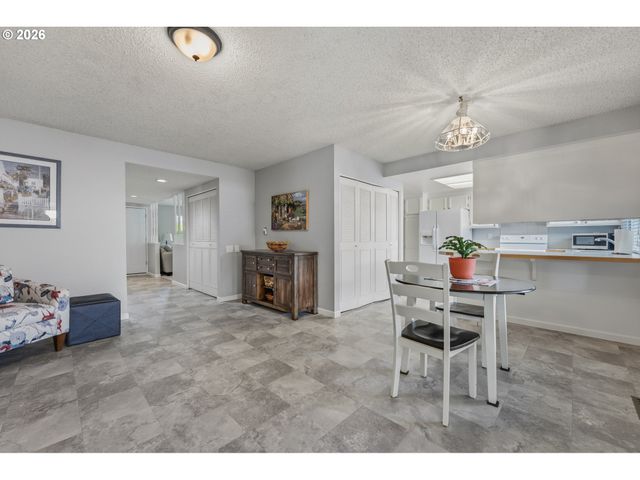 15470 Sw OAKTREE Ln, Tigard, OR 97224