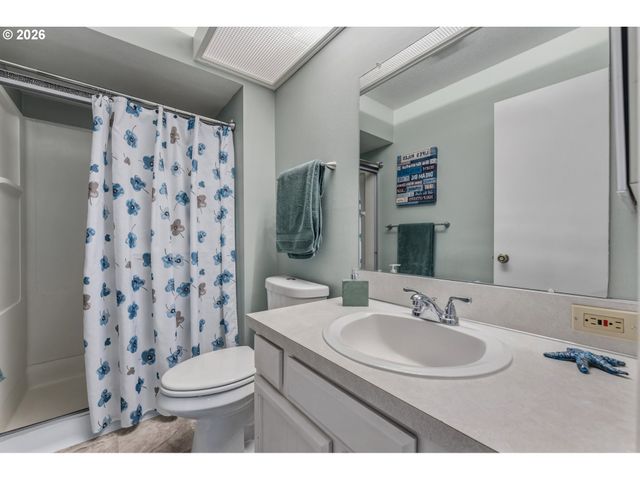 15470 Sw OAKTREE Ln, Tigard, OR 97224