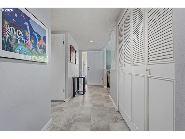 15470 Sw OAKTREE Ln, Tigard, OR 97224