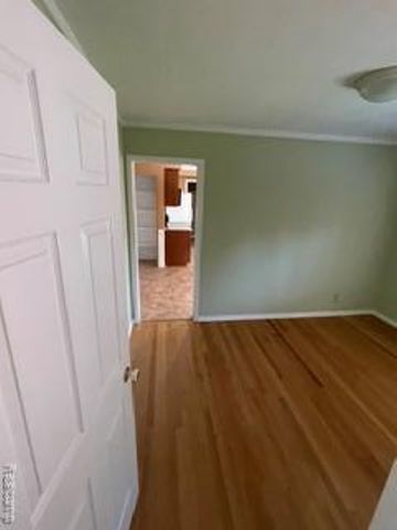 11151 Irvington Drive, Warren, MI 48093