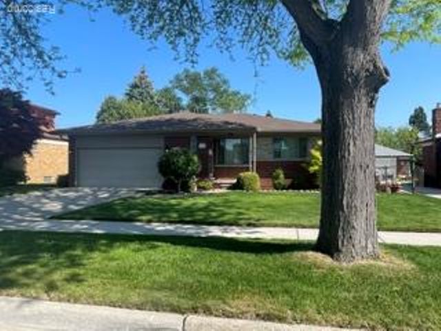 11151 Irvington Drive, Warren, MI 48093